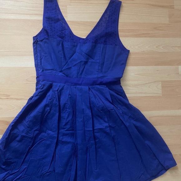 Skater dress - Picture 2 of 4